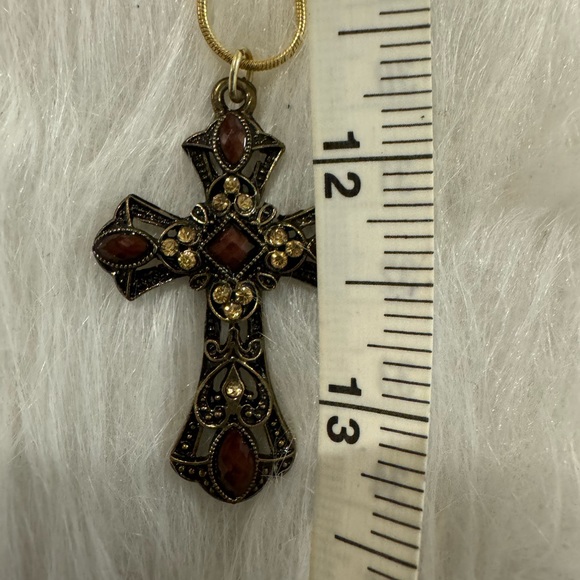 Stunning 18 K Garnet Like Oval Stone Cross Necklace - Picture 4 of 7